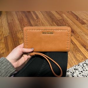 Steve Madden wallet with wrist strap in Cognac Brown with gold details